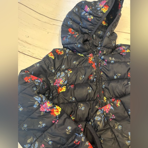 Girls light jacket. - Picture 1 of 4